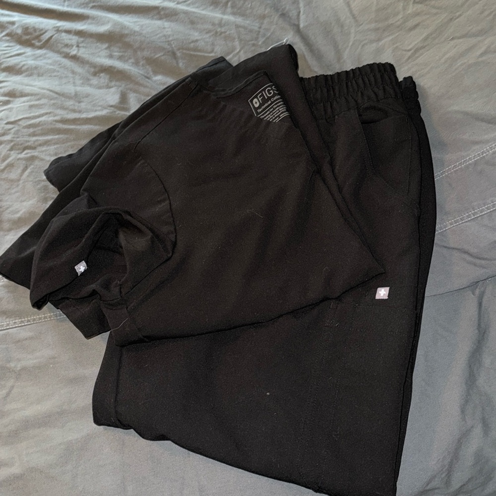 Figs XL scrubs
